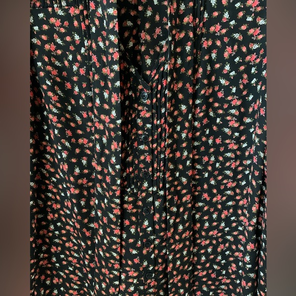 Guess bow tie blouse - Picture 2 of 6